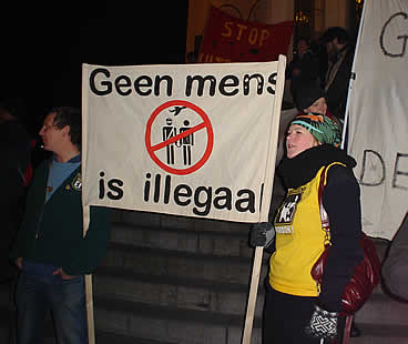 Rotterdamse illegalen roepen om hulp.