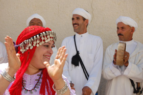 Islamisme in Marokko, schotelantennes en culturele zelfmoord