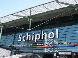 Terreurverdachten met 'nepbom' opgepakt op Schiphol