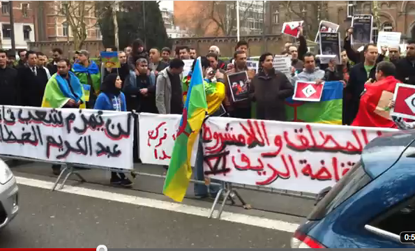Demonstratie tegenover de Marokkaanse ambassade in Brussel also protest tegen politite optreden in de Rif
